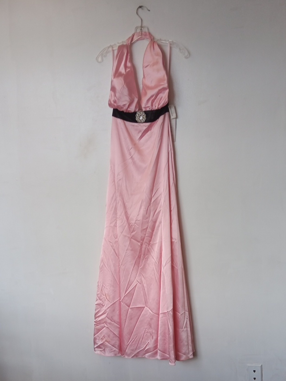 Vintage Elegant Pink Halter Evening Gown with Black Waist Accent